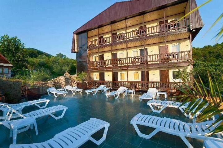 Дом 456 м² на участке 8 сот.