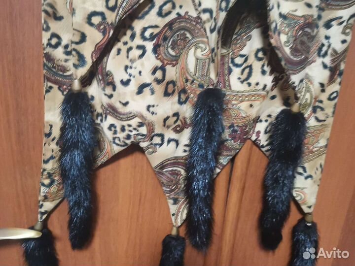 Шарф с кисточками из норки