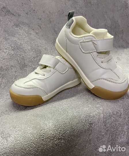 Кроссовки детские