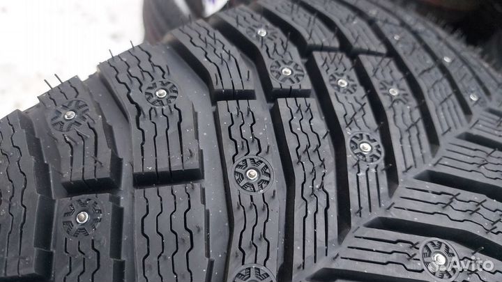 Michelin X-Ice North 4 SUV 255/45 R19 104H