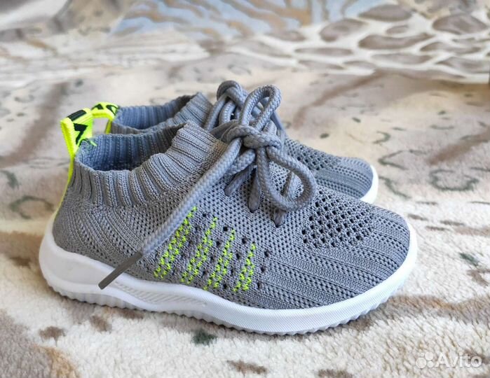 Кроссовки детские 25