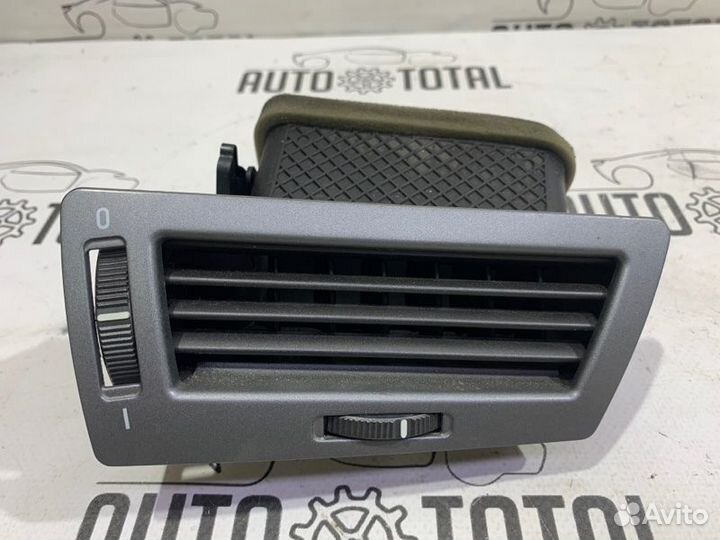 Дефлектор воздуховода правый Bmw 745 E65 N62B44