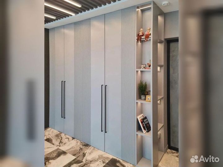 Прихожая с зеркалом