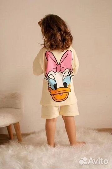 Костюм zara для девочки футболка и шорты