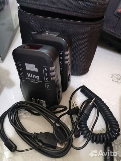 Объектив Canon, синхронизатор, батарейный блок