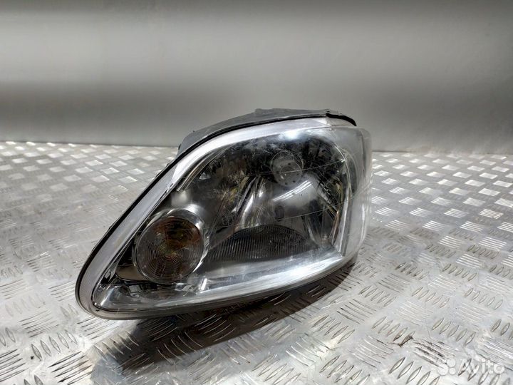 Фара Volkswagen Fox (2005-2011)