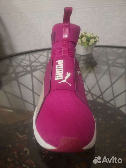 Кроссовки женские