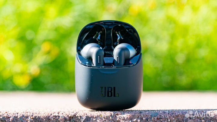 Продам bluetooth наушники JBL