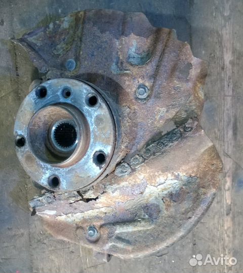 BMW E53 X5 кулак со ступицей правый