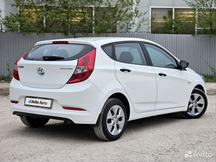Hyundai Solaris 1.4 AT, 2015, 59 950 км