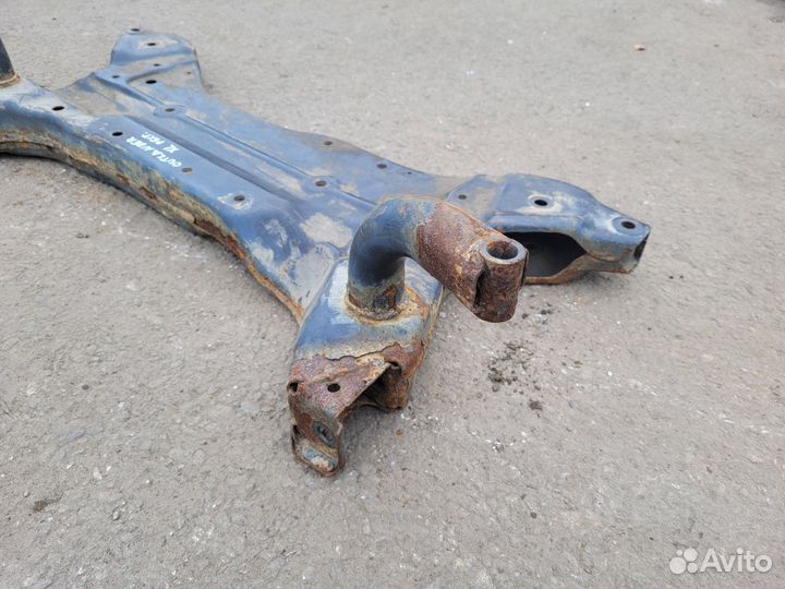 Подрамник передний на Mitsubishi Outlander XL