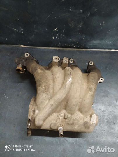 Впускной коллектор 