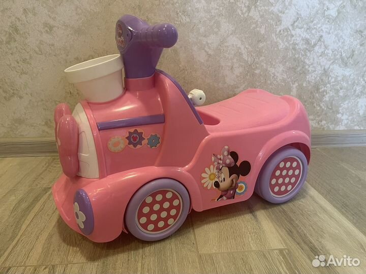 Машинка-каталка disney