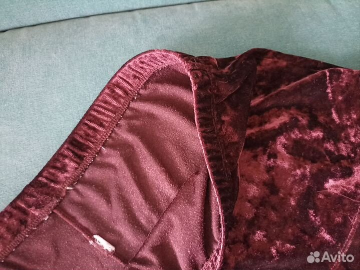 Домашние бахввтные бордовые шорты велюровые М