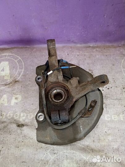 Кулак поворотный передний правый Mitsubishi