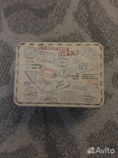 Подарочная коробка