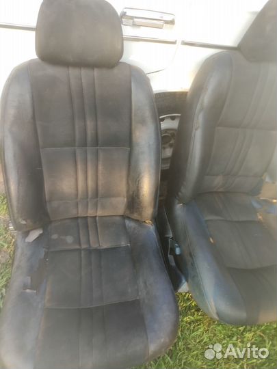 Передние сиденья