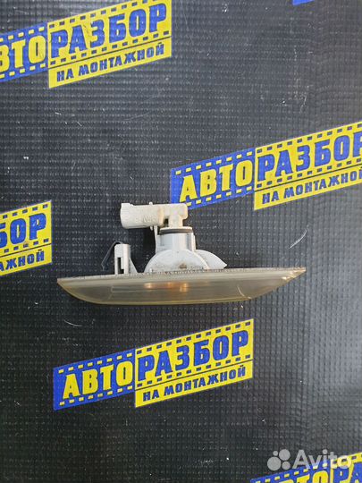 Повторитель на крыло правый BMW X1 E84