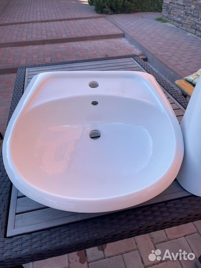 Раковина с пьедесталом новая