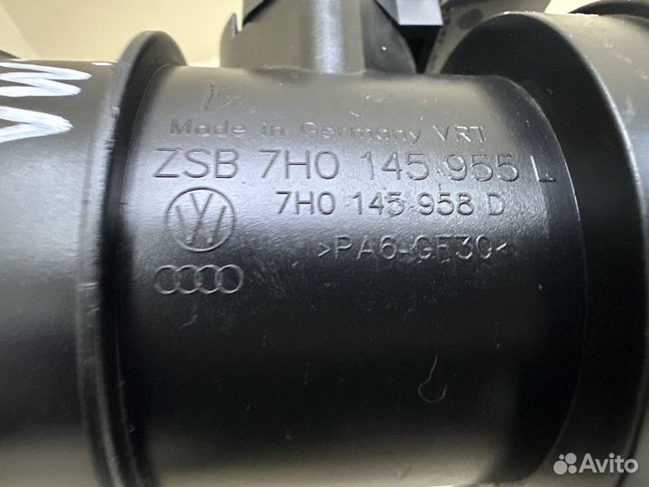 Патрубок интеркулера VW Transporter T5 7H0145955L