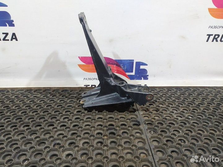 Кронштейн торсиона кабины левый