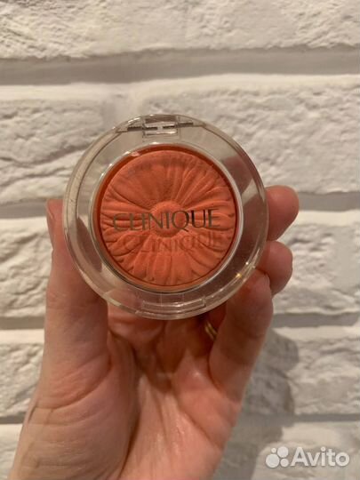 Clinique румяна