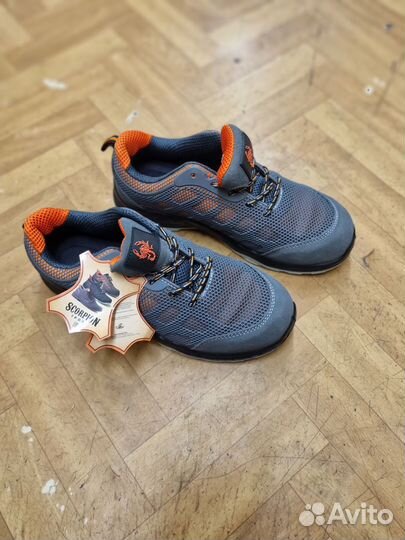 Рабочие ботинки и хб костюм с курткой