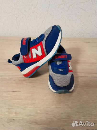 Кроссовки детские