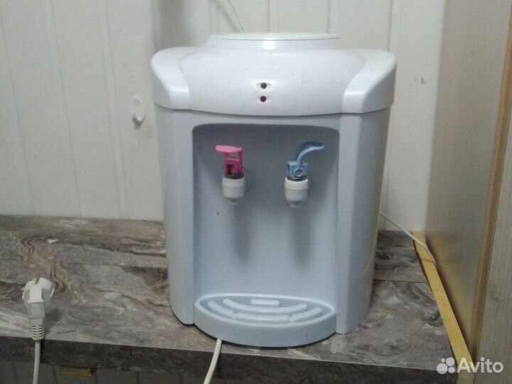 Кулер для воды настольный