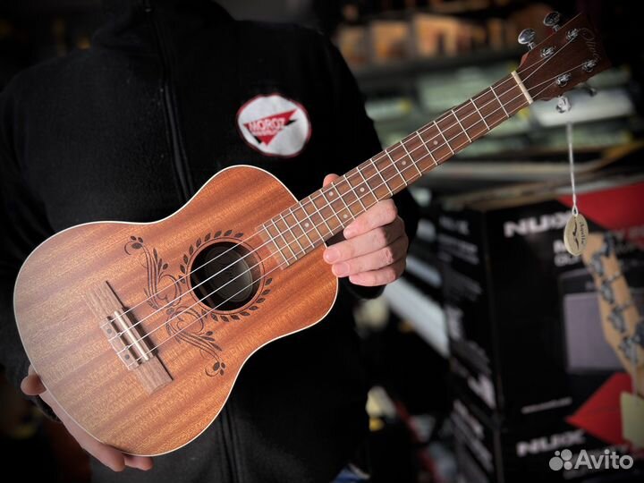 Укулеле тенор