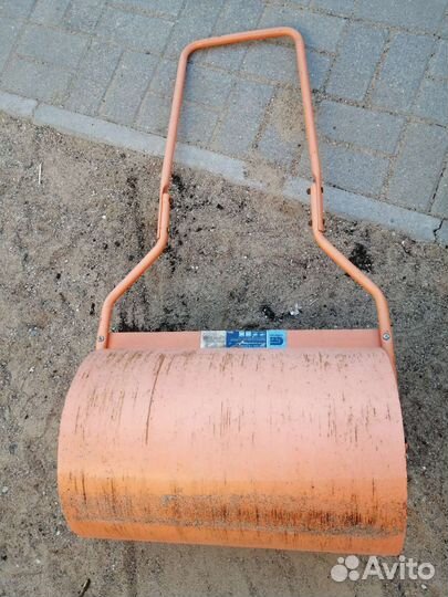Каток для газона