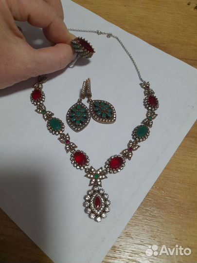 Подвески для духов.Часы Адидас, Найк. Броши