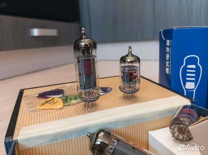 Лампы EL84 / 12AX7B в Ламповый Комбоусилитель