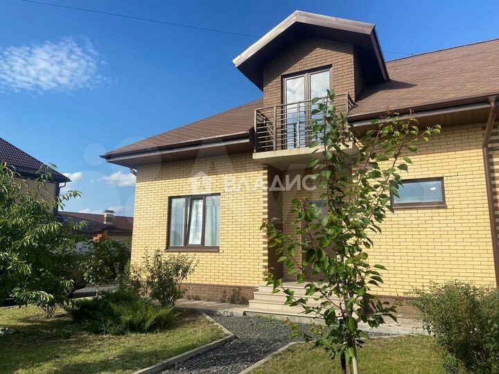 Дом 178 м² на участке 8 сот.