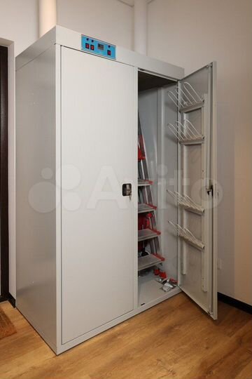 3-к. квартира, 120 м², 1/10 эт.