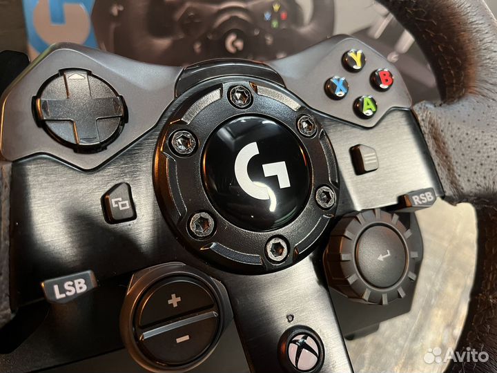 Игровой руль Logitech G923 с тремя педалями