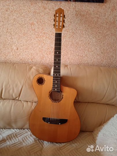 Акустическая гитара