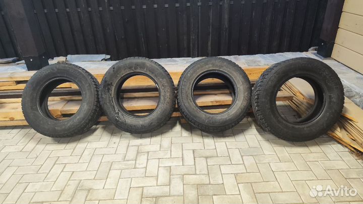 Bridgestone Ice Cruiser 5000 245/70 R16 107T