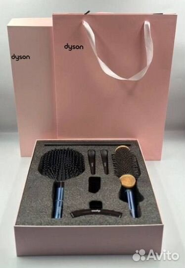 Подарочный набор расчесок от Dyson