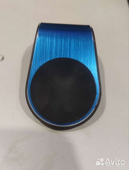 Магнитный держатель для телефона автомобильный