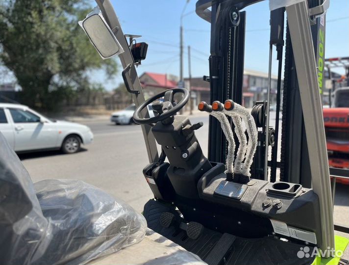 Вилочный погрузчик Zoomlion FL25, 2023