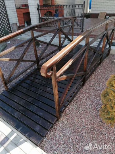 Декоративный мостик, беседки, садовая мебель