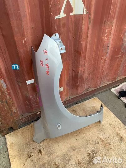 Переднее правое крыло Mazda 3 BK хэтчбек