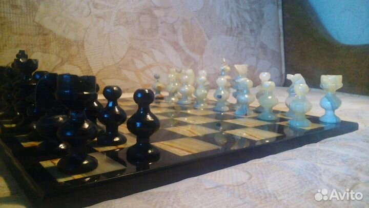 Шахматы из оникса