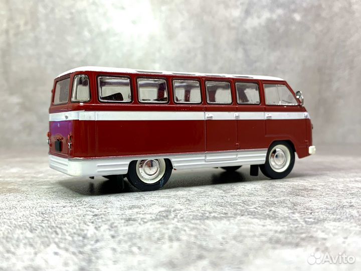 Коллекционная модель раф-977Д 1:43 конверсия