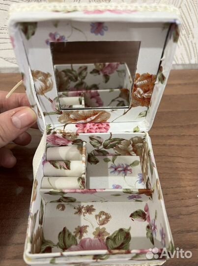 Шкатулка для украшений