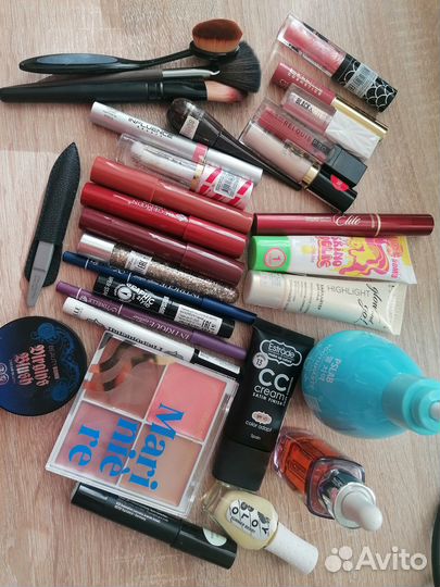 Косметика и кисти