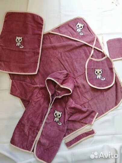 Подарочный набор на рождение малыша: халат, уголок