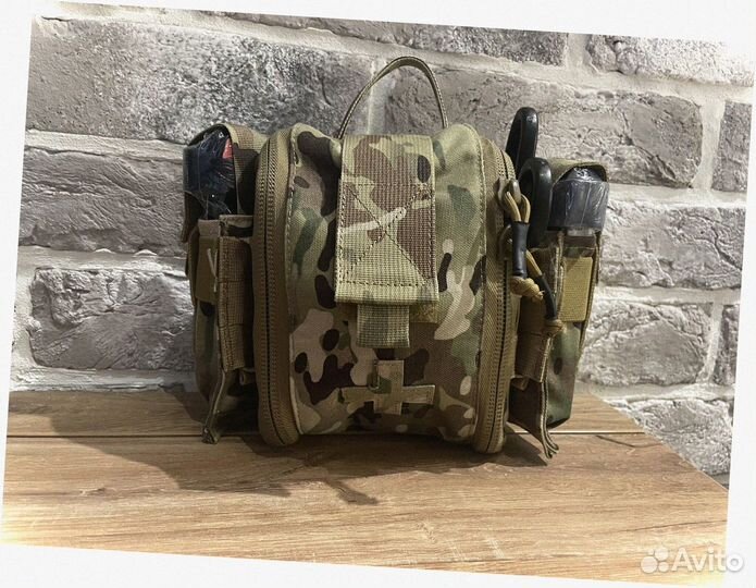 Укомплектованная военная аптечка