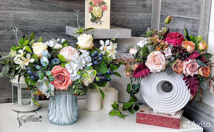 Композиции из искусственных и живых цветов